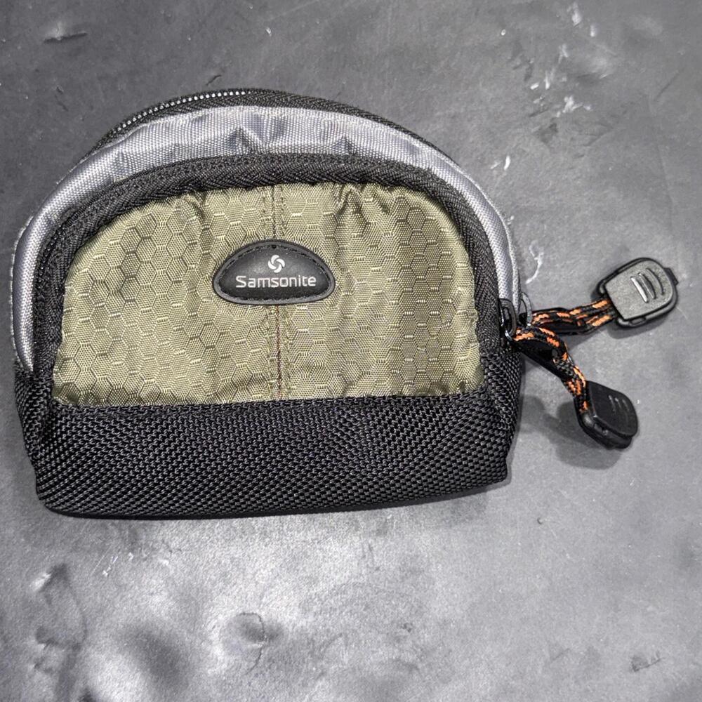 Samsonite Small Camera Pouch with two zipper pockets hook & loop wide belt loop
